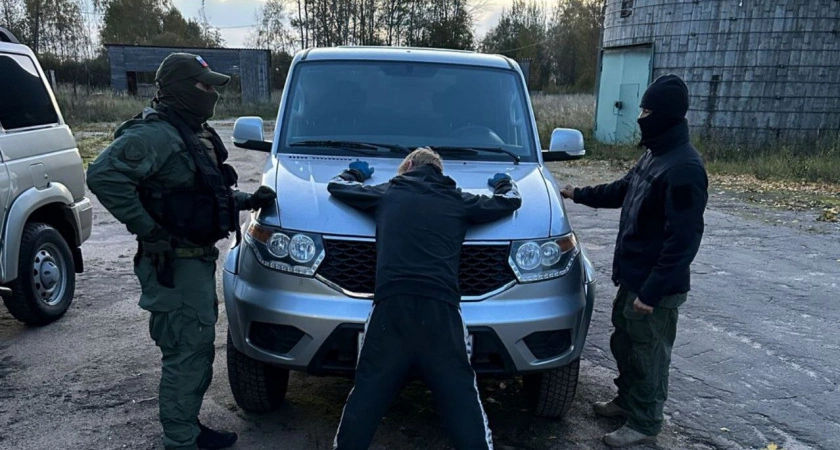 Фото к статье: В тверской деревне "накрыли" нарколабораторию, работавшую в ангаре