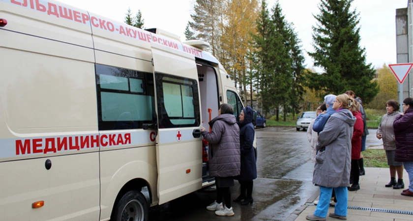 Фото к статье: В Старицкую ЦРБ привезли мобильный ФАП: что это значит