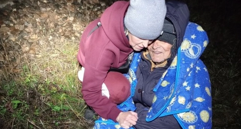 Фото к статье: "Ночь бы не пережил": под Тверью волонтеры нашли 87-летнего дедушку с деменцией