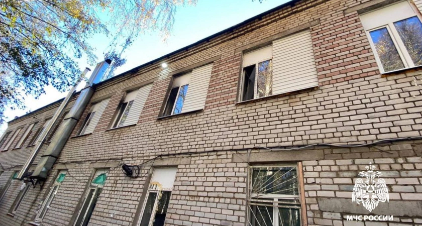 Фото к статье: Подожженный в Конаковском округе хостел с мигрантами не должен был работать: что известно
