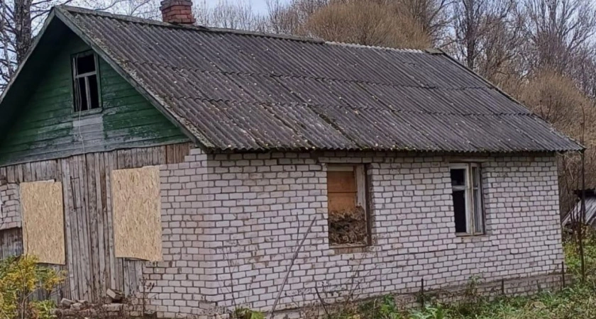 Фото к статье: Тверичанин прописал знакомую в "сарай" и может лишиться свободы