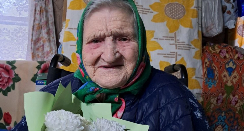 Фото к статье: Губернатор поздравил жительницу Тверской области со 100-летием