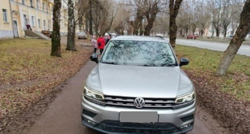 В Твери нашли автомобилиста, который бесцеремонно ездил по велодорожке: вот кто им оказался