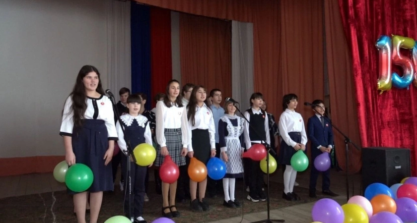 Фото к статье: Выстояли с XIX века: сразу две школы Тверской области отметили фантастические юбилеи