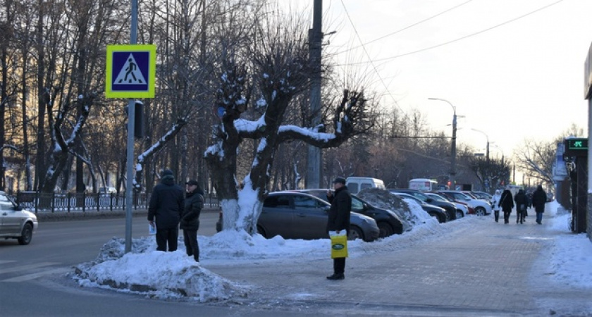 Жесткое правило вступает в силу: с января по 1500 рублей в сутки для россиян, чьи машины стоят во дворе