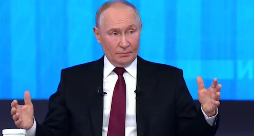 Фото к статье: "Задний левый дверь": что просили россияне у Путина во время Прямой линии