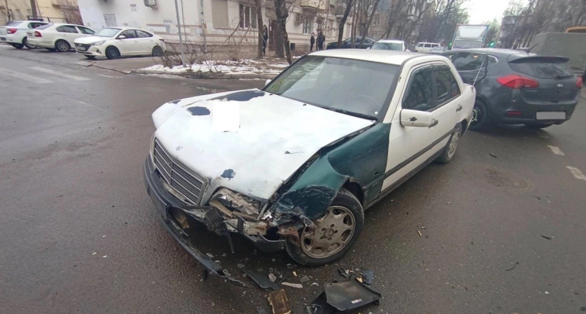 Фото к статье: Среди пострадавших есть ребенок: в ГАИ Тверской области опубликовали детали аварий за сутки