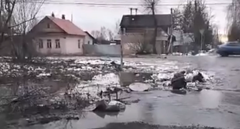 Фото к статье: Канализационная катастрофа в Пролетарском районе Твери: жители требуют решения проблемы