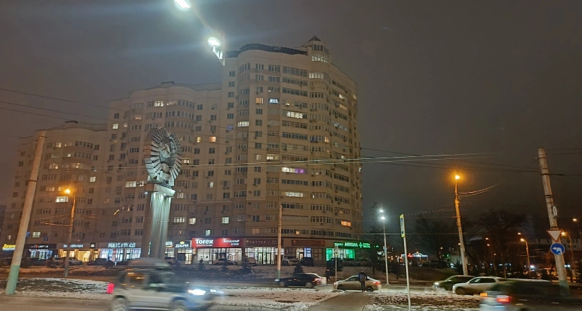 Фото к статье: Установлены такие фары - зимой вас лишат за них прав. А они есть почти у всех