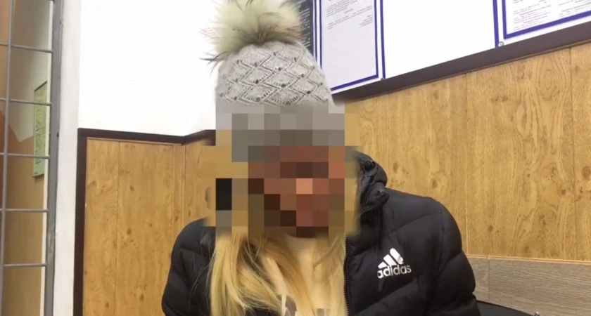 Фото к статье: В Твери задержали водителя «Лады Приоры» за отказ снять незаконную тонировку