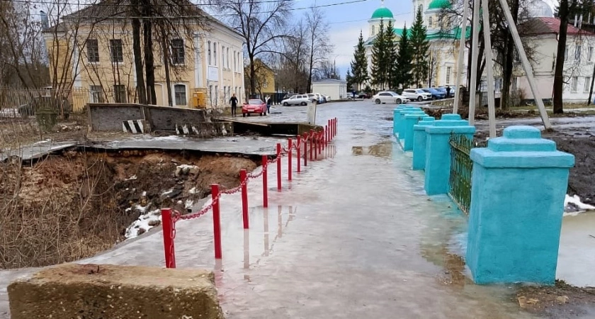 Фото к статье: «Тропа отважных»: горожане в бешенстве от открытия моста в Торжке