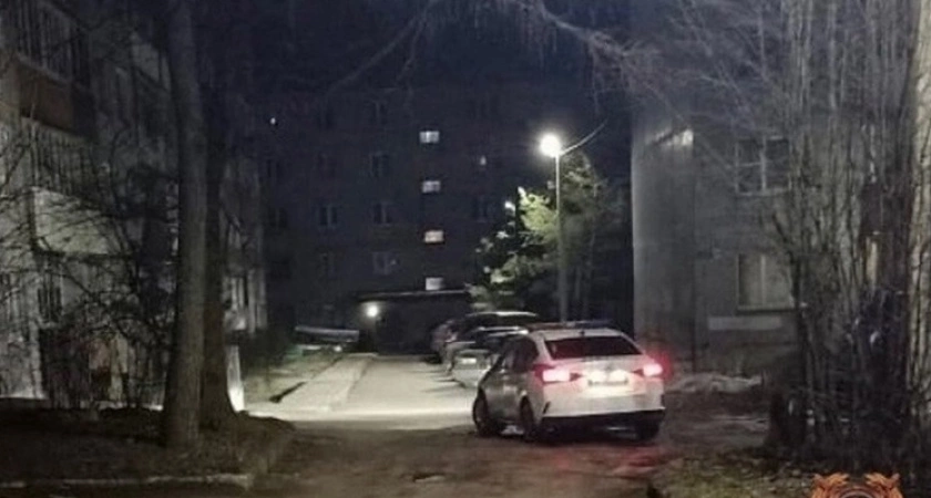 Фото к статье: В Тверской области черный автомобиль сбил женщину и скрылся с места ДТП