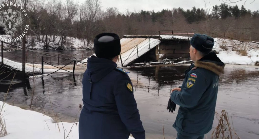Фото к статье: Мост рухнул – прокуратура взялась за дело: Проверка в Тверской области