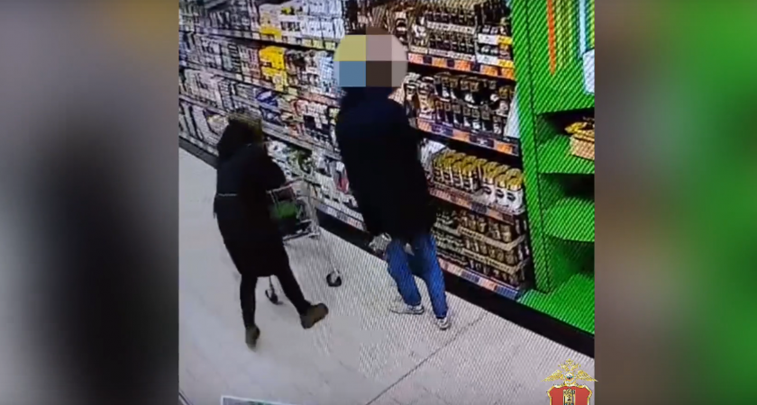 В магазине Конакова прошли свои "Голодные игры": пара вынесла товар на 22 тысячи рублей и получит приз — статью УК