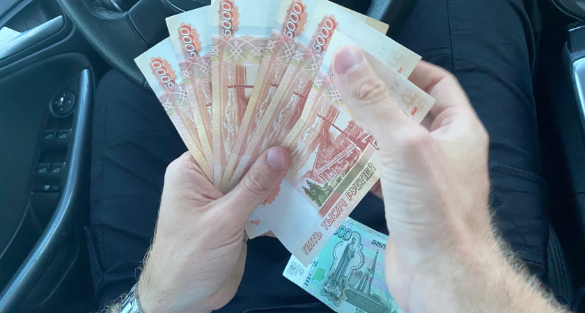 Житель Андреаполя решил восстановить права в обход Госавтоинспекции: отдал мошенникам больше 100 тысяч рублей