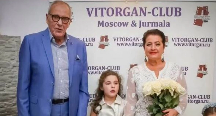 Фото к статье: Суд оштрафовал жену Эммануила Виторгана: вот в чем провинилась супруга знаменитого актера