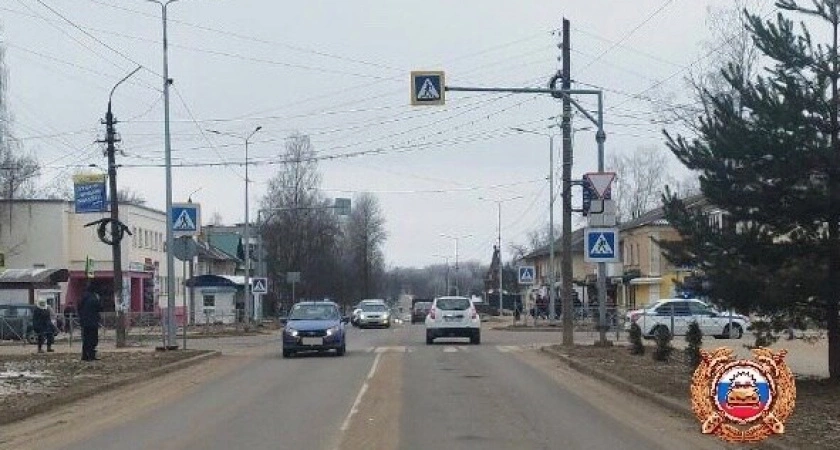Фото к статье: В Тверской области водитель сбил 10-летнего ребенка: девочка переходила дорогу по "зебре"