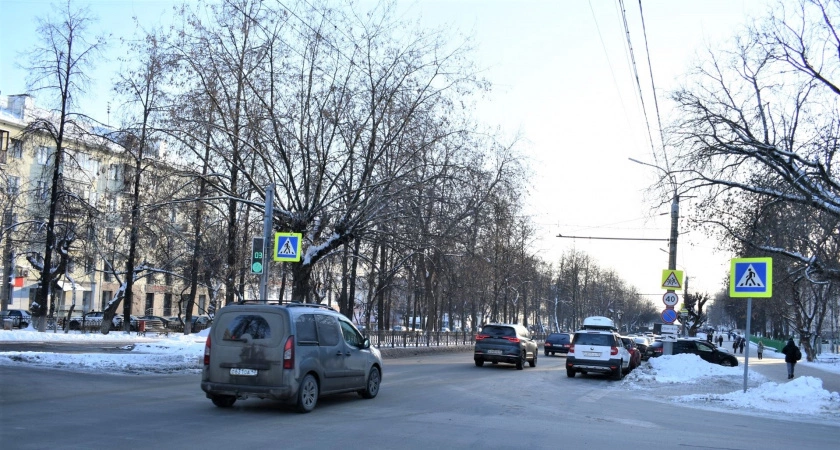 Фото к статье: С февраля за установку таких фар зимой уже начали лишать прав – стоят почти у каждого водителя