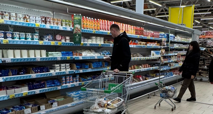 Фото к статье: Плесень и запрещенный мясной клей в популярном твороге: в Роскачестве предупредили покупателей об опасности