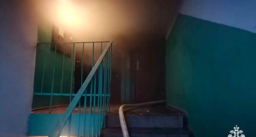 Фото к статье: В Тверской области пожар “выгнал” из дома 17 человек