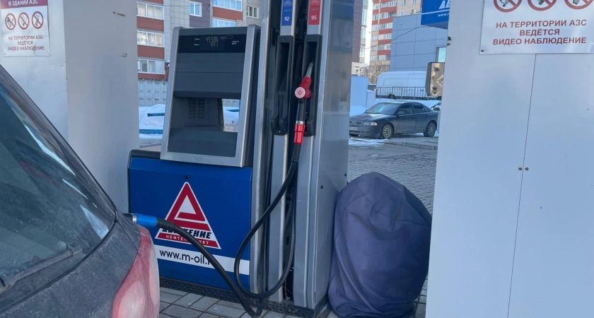 Фото к статье: Вот что произойдет с машиной, если смешать два вида бензина – тверичанам объяснили все на пальцах