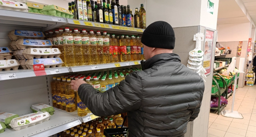 Фото к статье: Берите по 3 бутылки: в Роскачестве назвали лучшие бренды подсолнечного масла - идеально для блинов на Масленицу