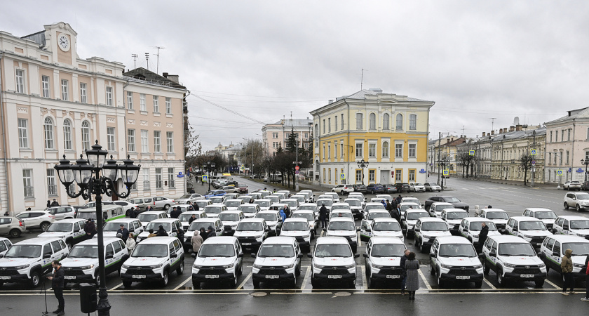 В Тверской области больницы получили 71 новый автомобиль: что это значит для пациентов?