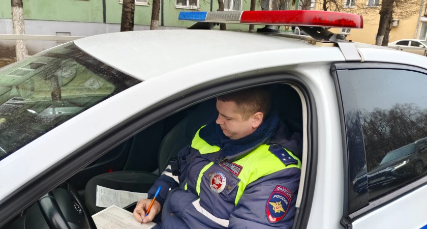 Фото к статье: Уже с 1 апреля водителей начнут лишать прав за вождение без куртки: неожиданный сюрприз для автомобилистов