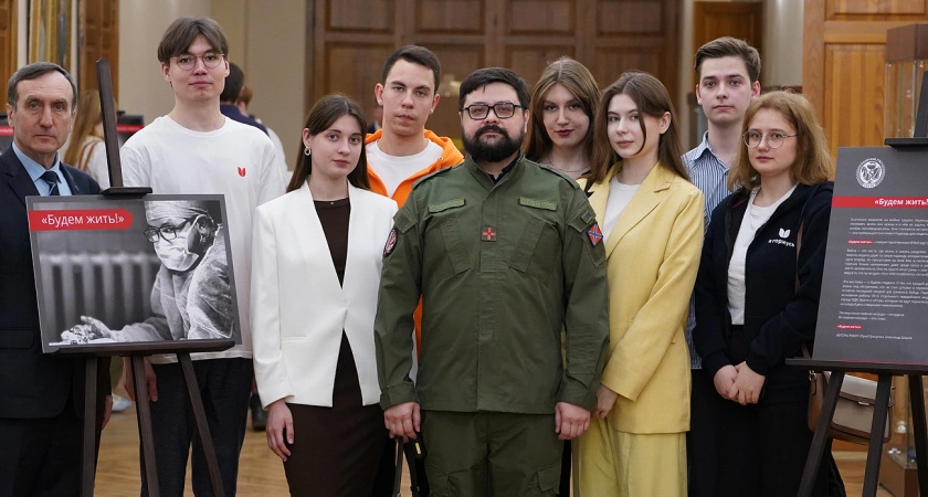 Фото к статье: В Тверском медуниверситете открылась фотовыставка о медиках в зоне СВО