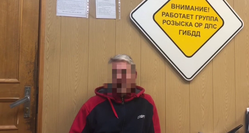 Фото к статье: В Твери оштрафовали водителя грузовика Mercedes за въезд в центр города