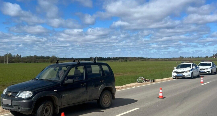 В Бежецком округе водитель сбил подростка-велосипедиста — юноша в больнице