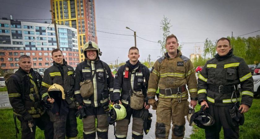 Фото к статье: В Твери из горящей многоэтажки спасли ребёнка, пожар ликвидирован за полчаса