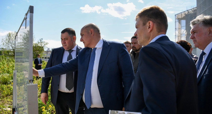 Фото к статье: Губернатору Тверской области показали с воздуха место для строительства нового Речного вокзала