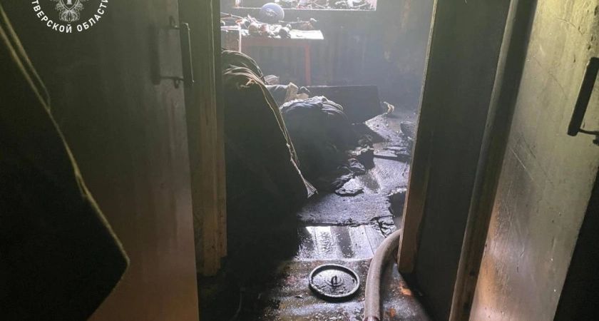 Фото к статье: МЧС: Два человека погибли во время пожара в Кимрах