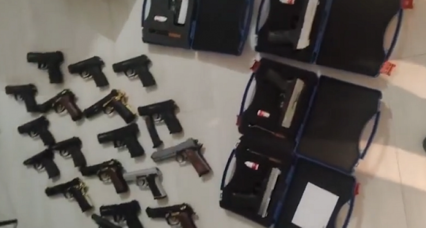 ФСБ ликвидировала сеть подпольных оружейников в Тверской области и еще более чем 50 регионах России