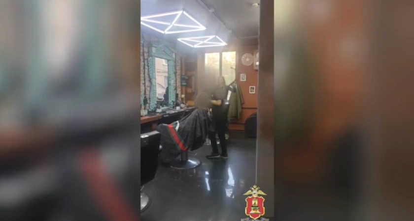 Фото к статье: Барберы вне закона обслуживали тверичан в одном из салонов красоты