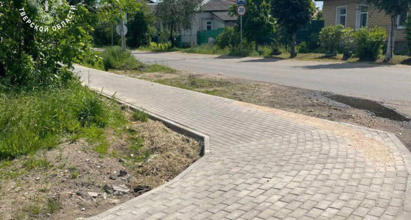 Фото к статье: В Твери на улицах Гончарова и Макарова по требованию прокуратуры сделают тротуары