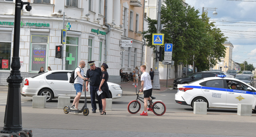 В Твери определили места, где нельзя ездить на электросамокатах
