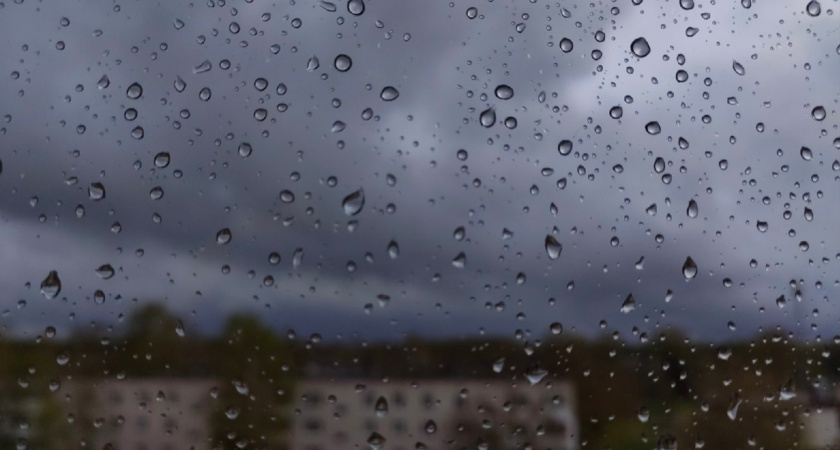 Желтый уровень опасности: антициклон над Уралом спровоцировал экстремальные дожди в Верхневолжье