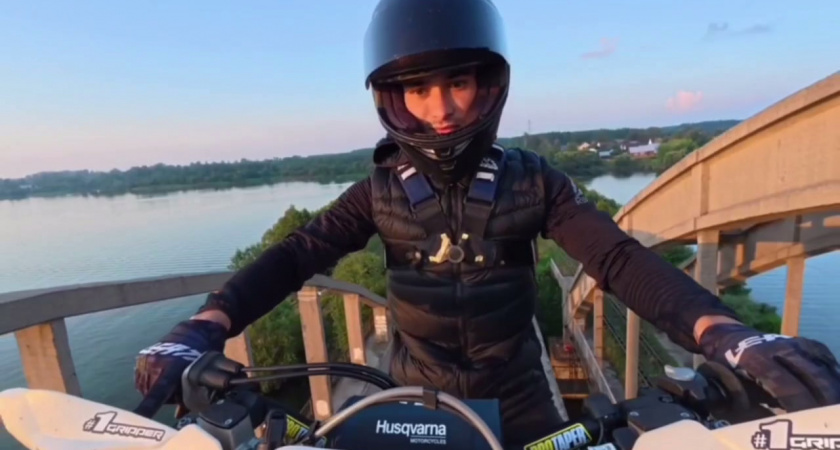 Тверские полицейские задержали автора опасного трюка на Калязинском мосту