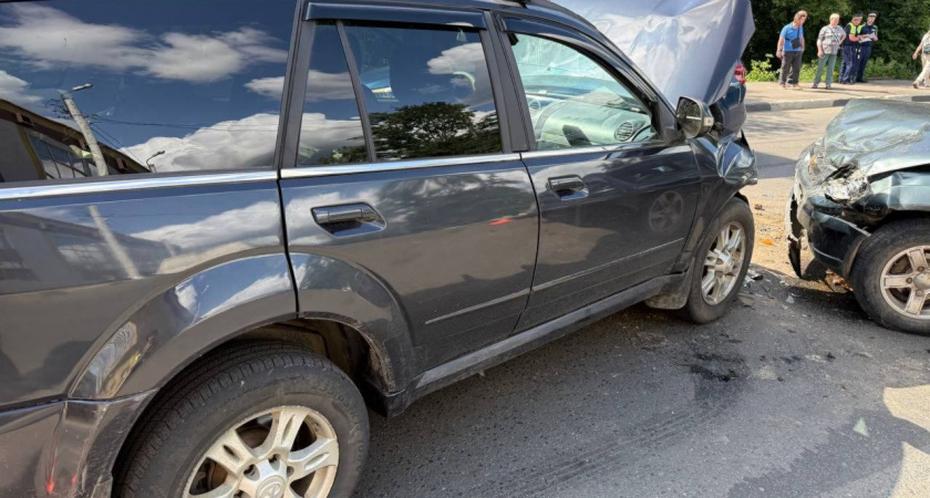 Great Wall и Chevrolet столкнулись в Твери: пострадали трое малышей