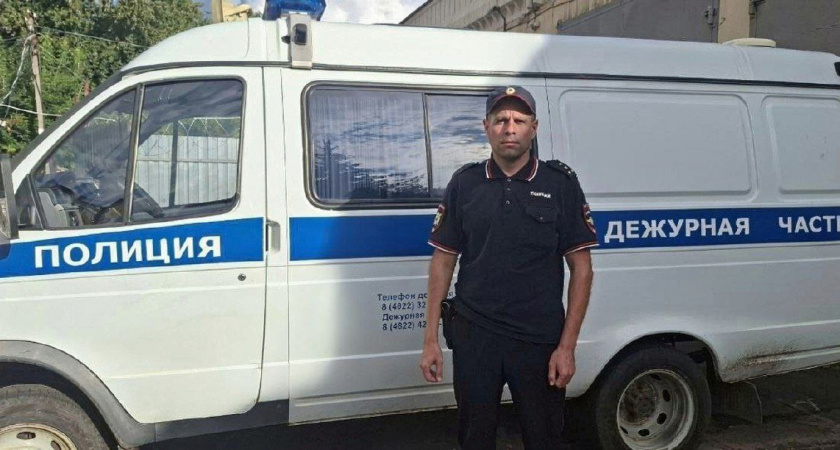 "Не остался в стороне": полицейский Вадим Гришин сутки поддерживал тверичанку в поисках друга