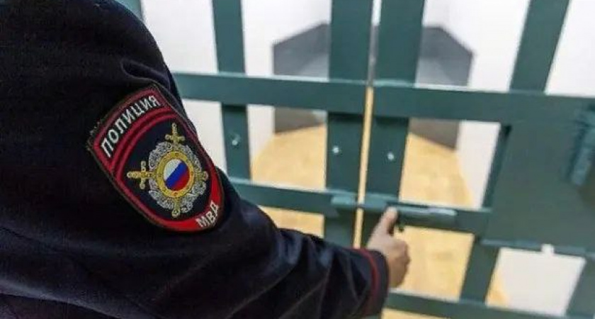 Бутылки с соляркой не загорелись: семья из Нелидова чудом избежала гибели от рук пьяного ревнивца