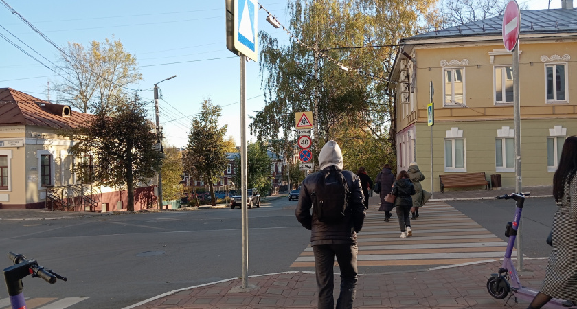 Бабье лето будет коротким и капризным: синоптики дали прогноз по регионам на осень-2025