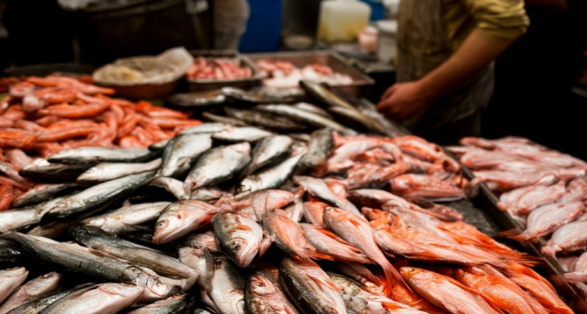 Как обманывают на рынке при покупке горбуши. Продавщица 3 раза обвела меня вокруг пальца