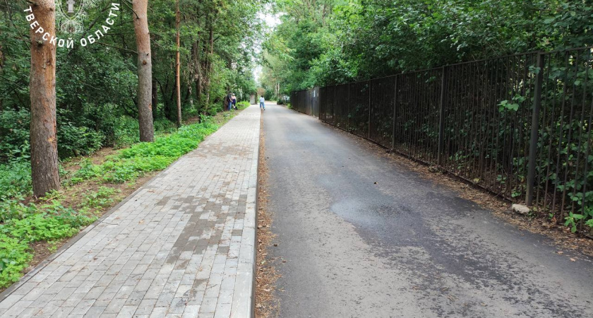 По требованию прокуратуры отремонтирована дорога к городской поликлинике в Твери