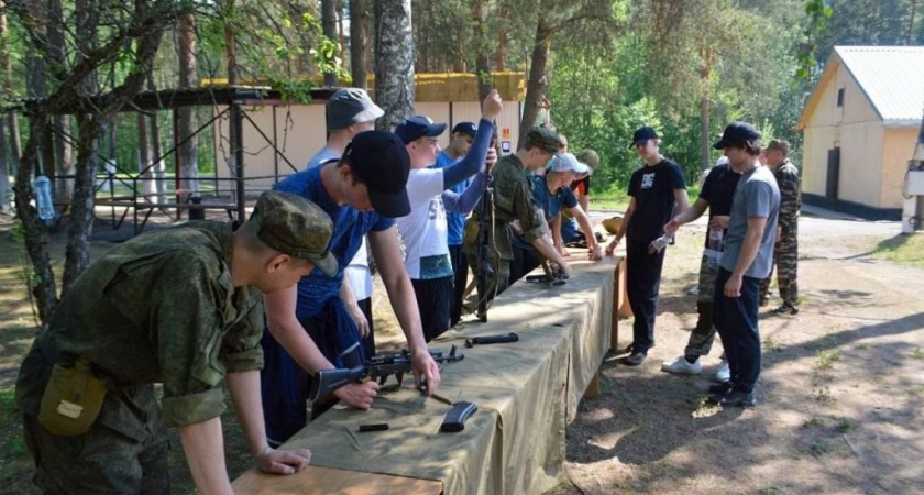 Военные сборы и встречи с ветеранами включат в программу тверских школьников