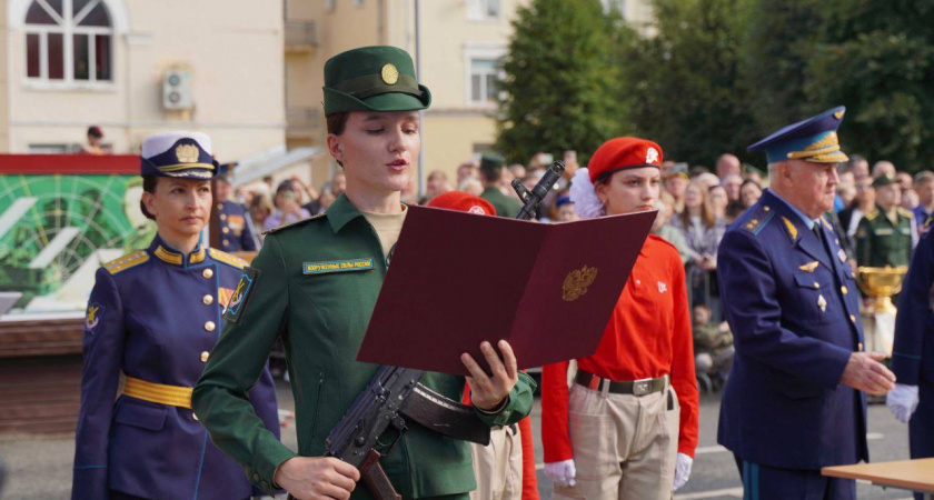 Военную присягу в Твери приняли курсанты Военной академии воздушно-космической обороны