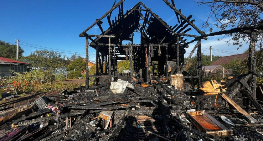 Дачный дом полностью уничтожен огнем в Калининском районе Тверской области