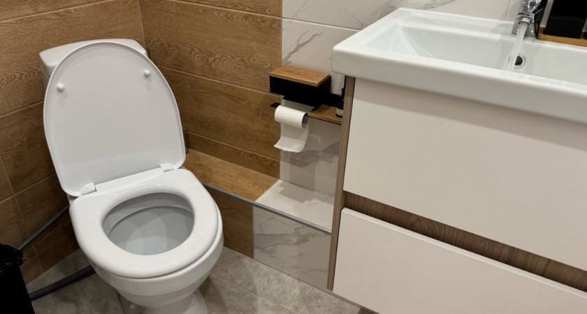 От желтых полос в унитазе избавляюсь за ночь - быстро и бюджетно: бабуля рассказала про метод без химии - работает на 100%